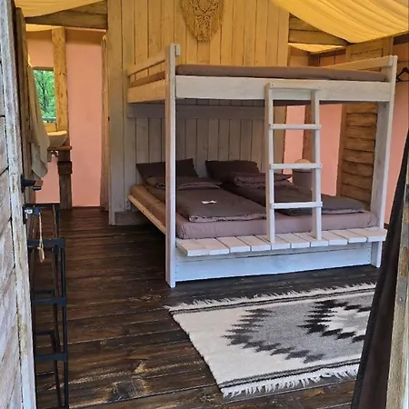Aж у небі *